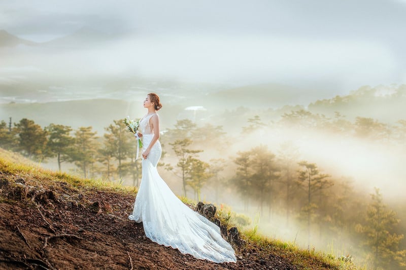Vintage-inspired wedding accessories